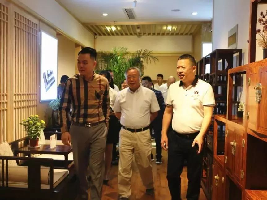 中國國際茶文化研究會(huì)主辦浙茶企赴陜西考察活動(dòng)，參觀漢唐西安旗艦店插圖1